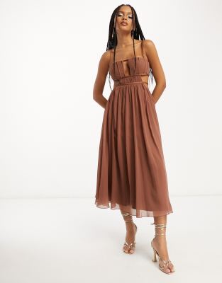 ASOS DESIGN - Midi-Skater-Kleid in Schokobraun mit Korsagen-Oberteil, Trägern und Zierausschnitt-Brown