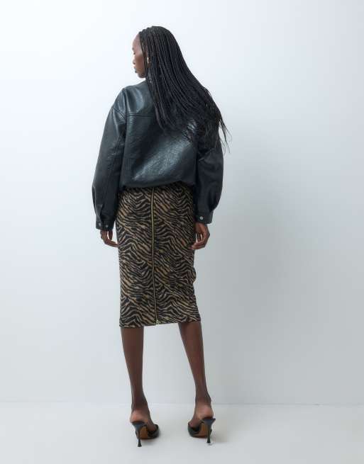 ASOS DESIGN midi skirt with zip detail in brushed tiger print, 2 of 5