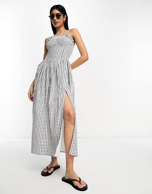 ASOS DESIGN – Midi-Sommerkleid in Grau mit Karomuster in welliger Optik, tief angesetztem Bund und Körbchendetail 