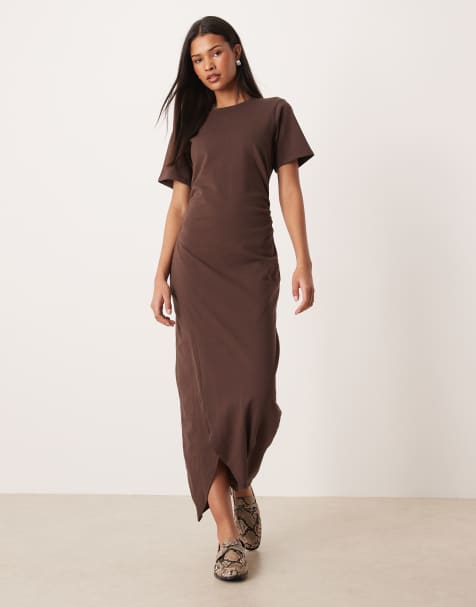 ASOS DESIGN - Midi T-shirtjurk met gerimpelde zijkanten in chocoladebruin - view 1