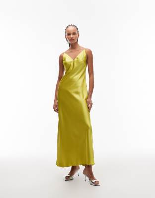 ASOS DESIGN - Midi-Trägerkleid aus Satin in Chartreuse mit V-Ausschnitt-Grün