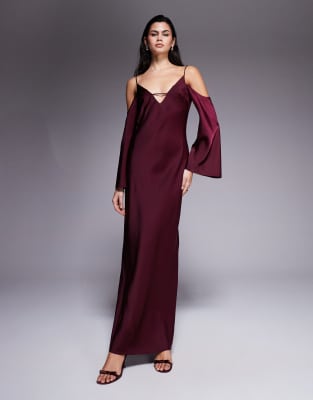ASOS DESIGN - Midi-Trägerkleid aus Satin in Pflaume mit abfallender Schulterpartie und langen Ärmeln-Lila