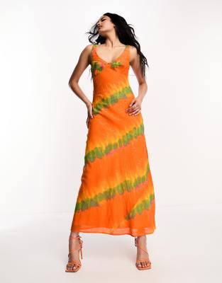 ASOS DESIGN - Midi-Trägerkleid in Orange mit Körbchendetail und Batik- und Metallic-Punktemuster-Bunt