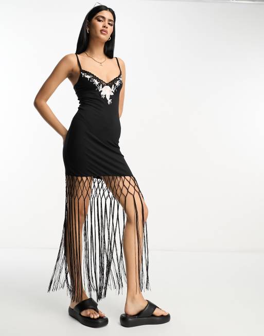 ASOS DESIGN – Midi-Trägerkleid mit Stickerei und Fransensaum in Schwarz 
