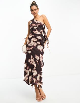 ASOS DESIGN - Midi-Wasserfallkleid mit One-Shoulder-Träger und verwischtem Muster-Bunt