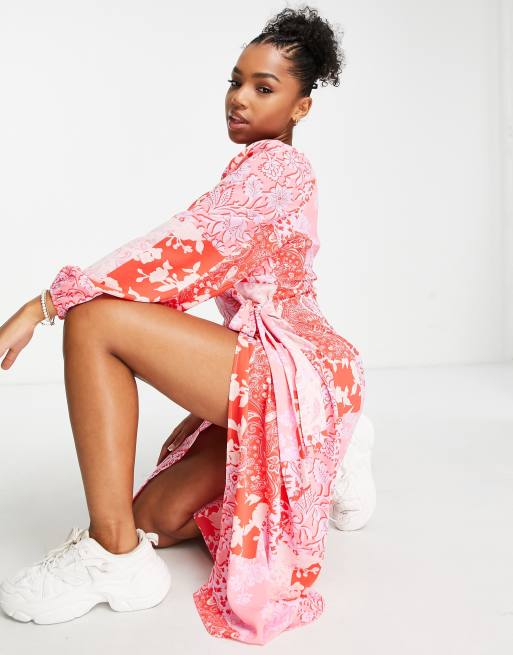 ASOS DESIGN – Midi-Wickelkleid mit Bindegürtel und Patchwork-Print in Flieder und Rot, 3 von 4