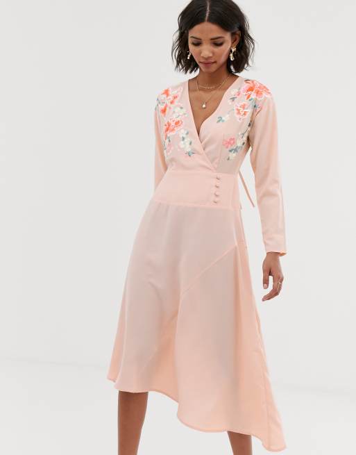 ASOS DESIGN – Midi-Wickelkleid mit Stickerei, 4 von 4