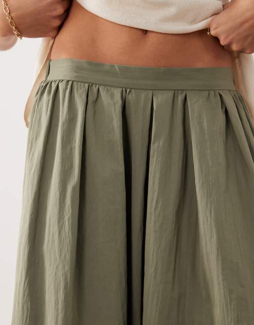 ASOS DESIGN midikjol med volym i bomull i khaki, 2 av 5