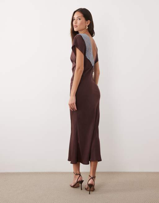ASOS DESIGN midikjole i satin med blondeapplikation, påsyede ærmer og skråskåret snit i blomme, 3 af 4