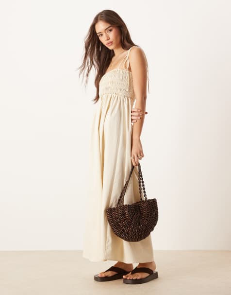 ASOS DESIGN – Midikleid aus Baumwollpopeline in Austernbeige mit gesmoktem Dekolleté - view 1