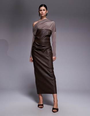 ASOS DESIGN - Midikleid aus Kunstleder in Schokobraun mit abfallender Schulterpartie-Brown