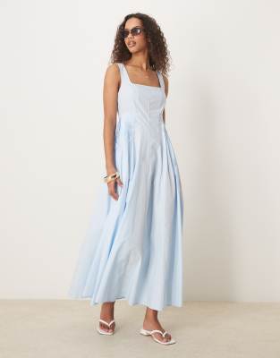 ASOS DESIGN - Midikleid in Blau mit U-Ausschnitt und Falten in der Taille