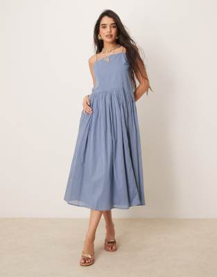 ASOS DESIGN - Midikleid in Boyfriend-Blau mit abfallender Taillennaht