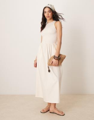 ASOS DESIGN - Midikleid in Creme mit Ringerrücken, Oberpartie mit Knitterstruktur und Popeline-Rock-Weiß