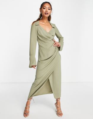 ASOS DESIGN - Midikleid in Khaki im Stil der 70er mit drapiertem Wickeldesign vorne-Grün