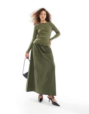 ASOS DESIGN - Midikleid in Khaki mit weitem Rock und Westendetail-Grün