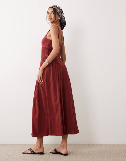 ASOS DESIGN – Midikleid in Rostbraun mit Knitterstruktur, eckigem Ausschnitt und Einsätzen, 4 von 4