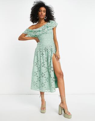 ASOS DESIGN - Midikleid in Salbeigrün mit One-Shoulder-Träger und Spitze