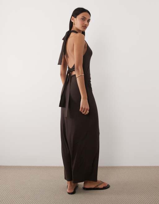 ASOS DESIGN – Midikleid in Schokobraun mit hinten gebundenem Neckholder, 4 von 4