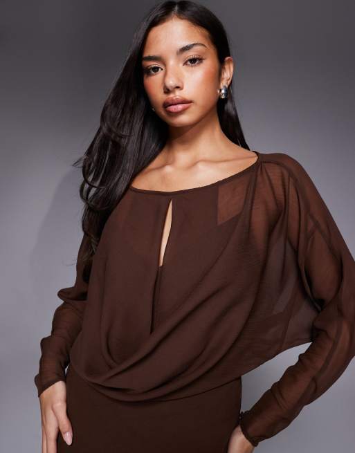 ASOS DESIGN – Midikleid in Schokobraun mit lockerem, asymmetrischem Schnitt an der Hüfte, 2 von 4