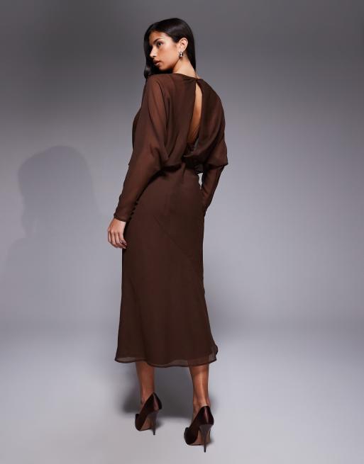 ASOS DESIGN – Midikleid in Schokobraun mit lockerem, asymmetrischem Schnitt an der Hüfte, 4 von 4