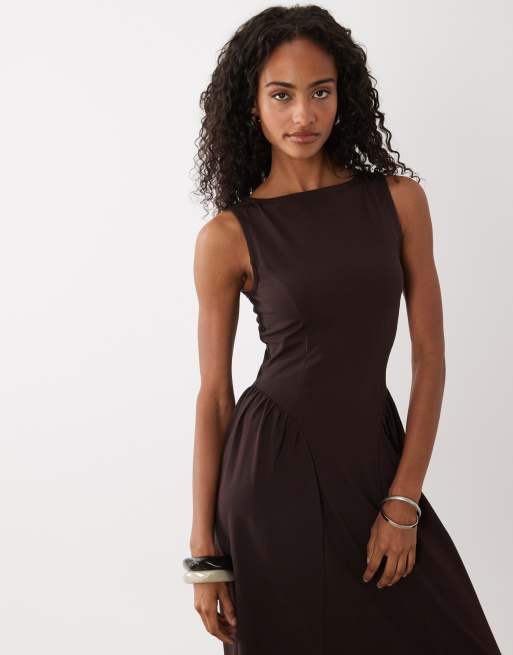ASOS DESIGN – Midikleid in Schokobraun mit U-Boot-Ausschnitt und Taillendetail, 3 von 4