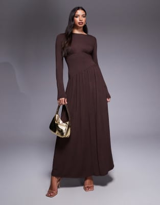 ASOS DESIGN - Midikleid in Schokobraun mit U-Boot-Ausschnitt und Unterbrust-Ziernaht mit Faltenwurf-Brown
