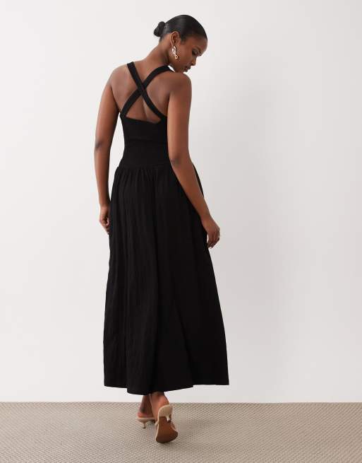 ASOS DESIGN – Midikleid in Schwarz mit Knitterstruktur und hinten überkreuzten Trägern, 4 von 4