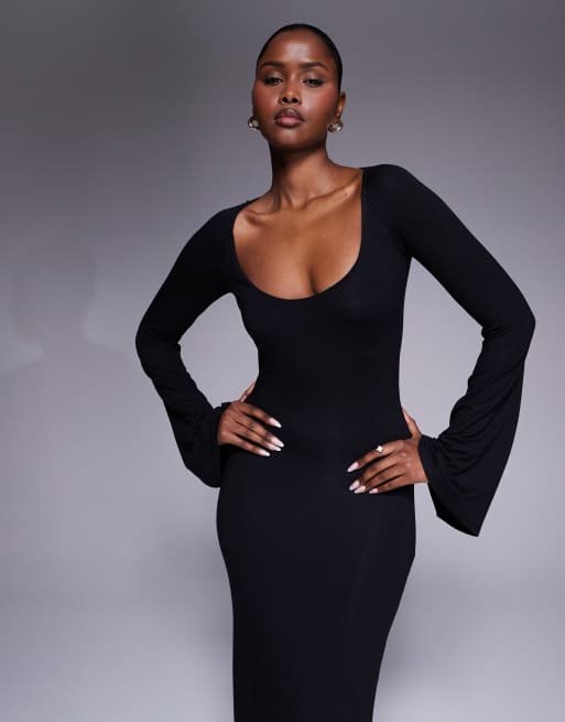 ASOS DESIGN – Midikleid in Schwarz mit Super-U-Ausschnitt und Trompetenärmeln, 4 von 4