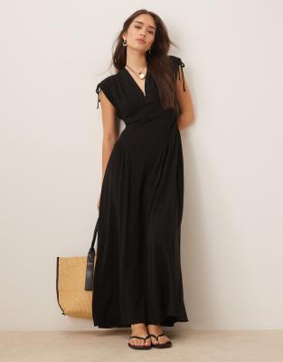 ASOS DESIGN - Midikleid in schwarzer Leinenoptik mit geraffter Schulterpartie und tiefer Taille
