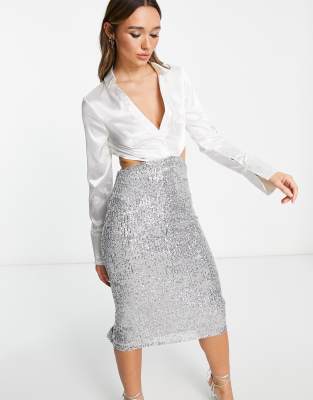 ASOS DESIGN - Midikleid in Silber mit Pailletten und Satinhemd in Weiß mit schmalem Rückendetail