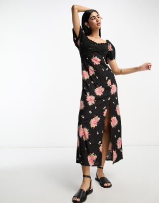 ASOS DESIGN - Midikleid mit Blumenmuster auf dunklem Untergrund, Carmen-Ausschnitt und Häkeldetail-Bunt