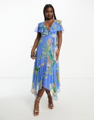 ASOS DESIGN - Midikleid mit Blumenmuster in Blau, gerüschtem V-Ausschnitt vorne und hinten, Flatterärmeln und Bindegürte...