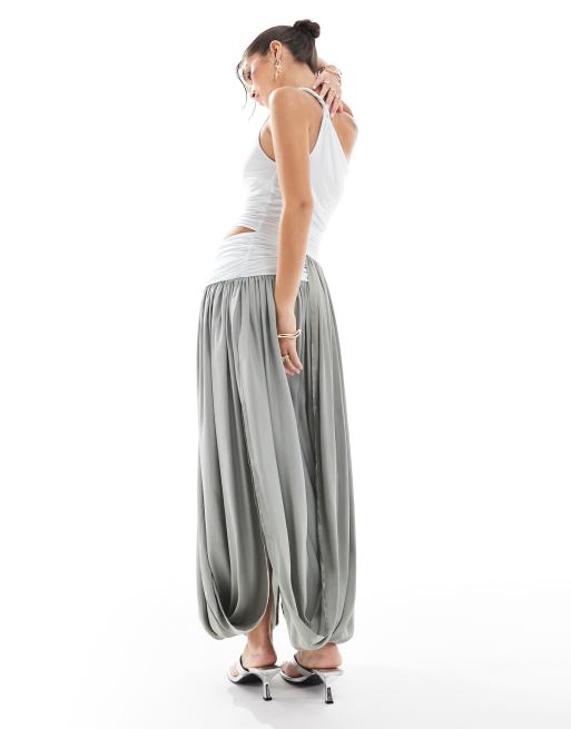 ASOS DESIGN – Midikleid mit drapiertem Satinrock und Blockfarbendesign in Blau und Grau , 2 von 4