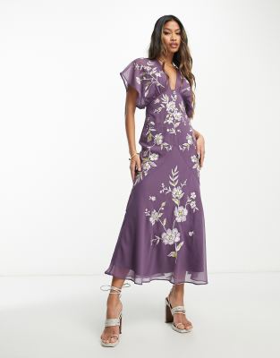 ASOS DESIGN - Midikleid mit gesticktem Blumenmuster und Fledermausärmeln in Lila