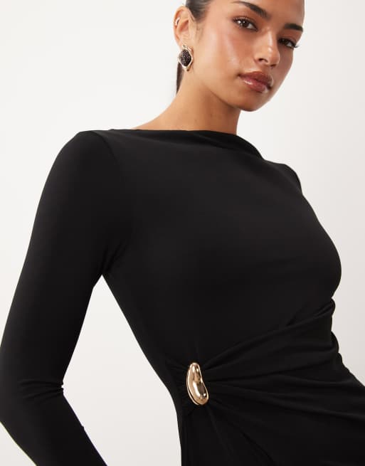 ASOS DESIGN Midikleid mit langen Ärmeln, Twist und Metall-Details in Schwarz, 3 von 4