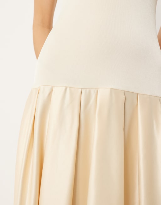 ASOS DESIGN – Midikleid mit Rock aus Satin in Champagner, U-Boot-Ausschnitt und tief angesetzter Taille, 4 von 4