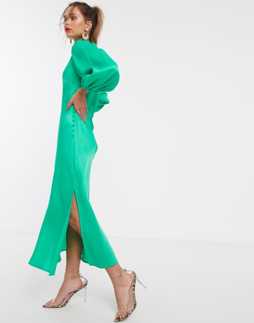 ASOS DESIGN – Midilång sommarklänning i satin med draperad ringning och puffärmar, 4 av 4