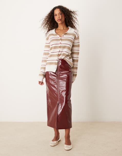 ASOS DESIGN – Midirock aus hochglänzendem Lederimitat in Weinrot mit Reißverschluss vorne - view 1