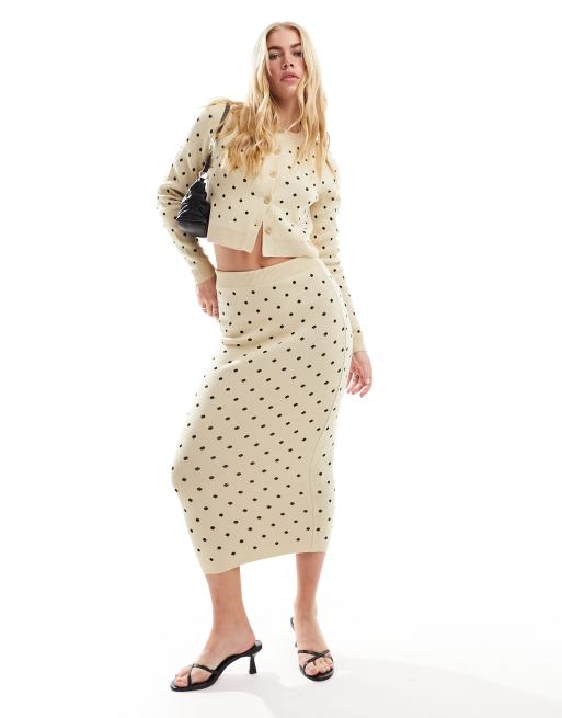 ASOS DESIGN – Midirock aus Jacquard-Strick in Cremeweiß mit Punkten, Kombiteil