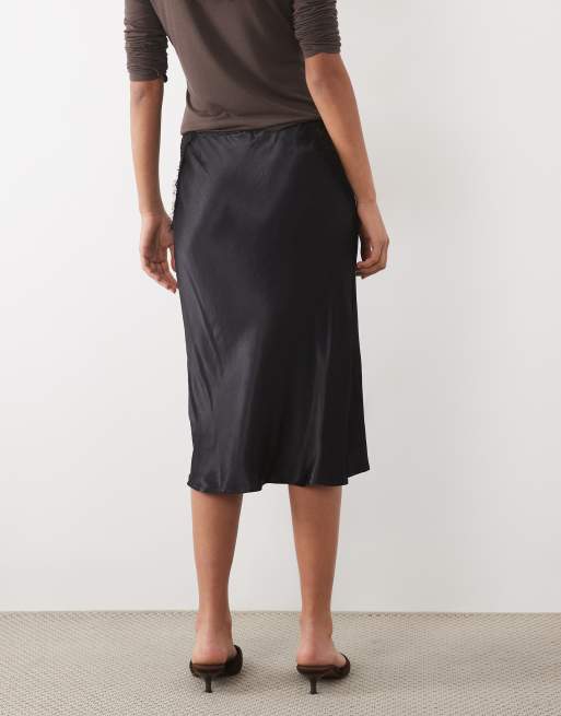 ASOS DESIGN Midirock im schrägen Fadenlauf mit platzierter Spitze, 5 von 5