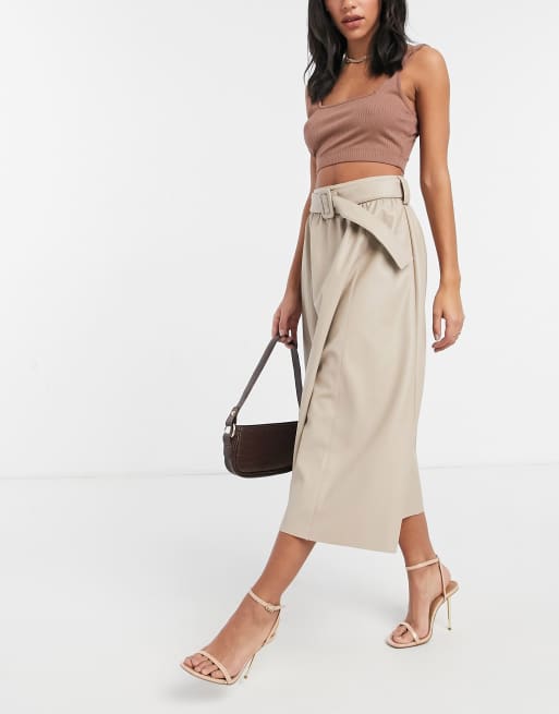 ASOS DESIGN – Midirock in Lederoptik mit Gürtel, in Beige, 4 von 4