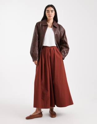 ASOS DESIGN - Midirock in Schokobraun mit voluminösem Detail-Brown