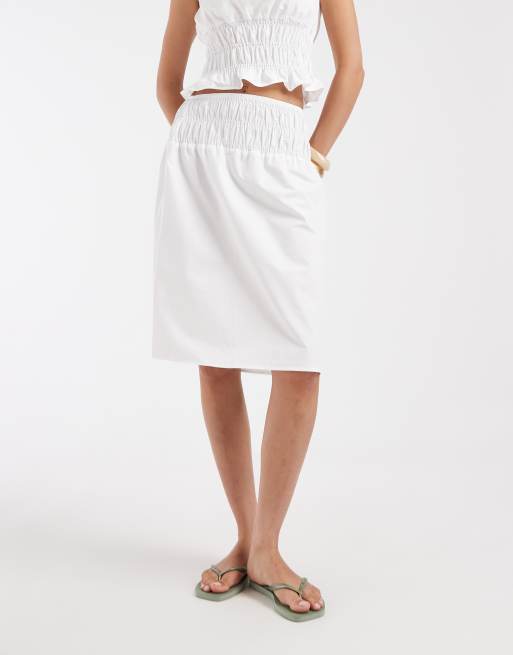 ASOS DESIGN – Midirock in Weiß mit gesmokter Taille, Kombiteil, 2 von 5