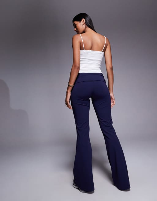 ASOS DESIGN - Midnatsblå formgivende bukser med fold i taljen og vide ben, 4 af 5