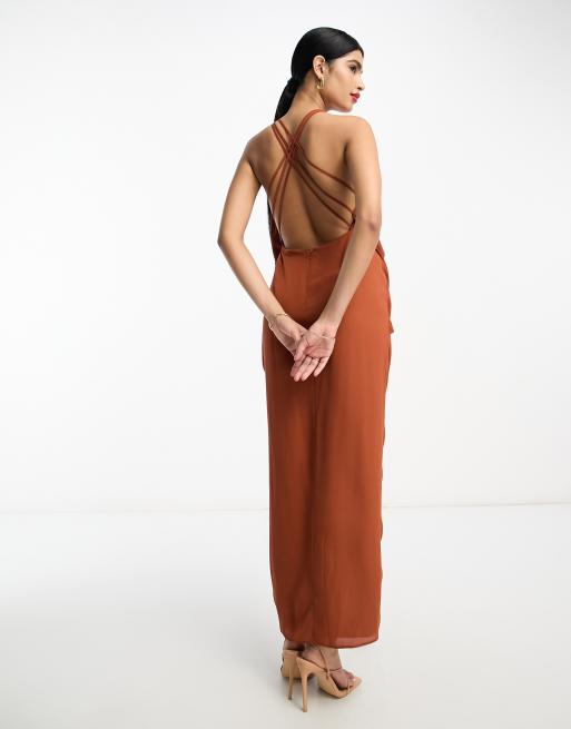 ASOS DESIGN – Miedziana sukienka maxi z rozcięciem z przodu, głębokim dekoltem i drapowaniem