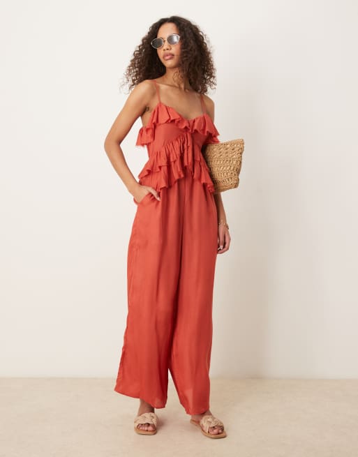 ASOS DESIGN – Miedziany kombinezon z marszczonym tyłem i falbankami na górze z wiskozy