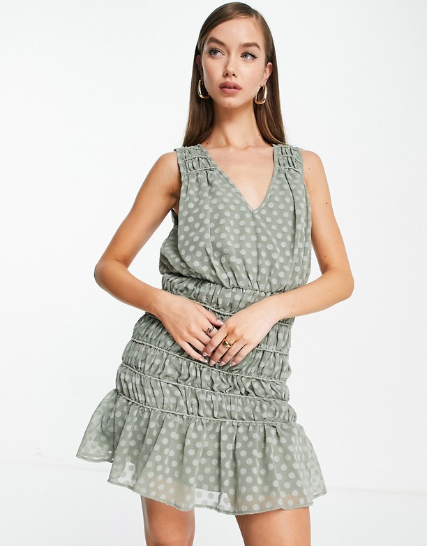  100% Autentyczny ASOS DESIGN – Miękka sukienka mini bez rękawÓw z marszczoną spÓdnicą dobby w kolorze khaki Khaki