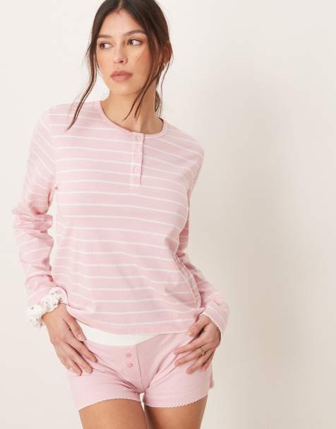 ASOS DESIGN – Mieszaj i łącz – Góra od piżamy z kołnierzykiem henley w paski oraz gumka do włosów - view 1