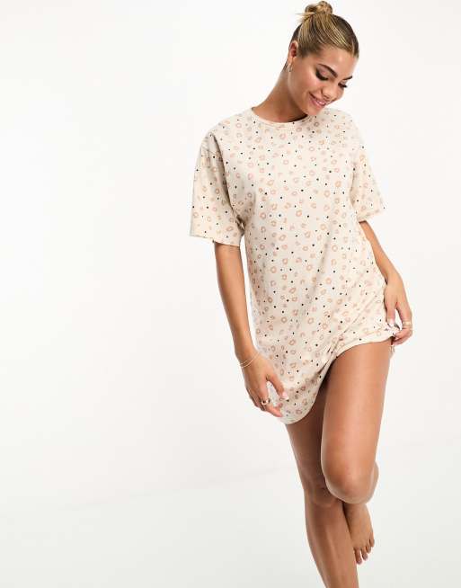 ASOS DESIGN – Mieszaj i łącz – Kremowy T-shirt do spania w drobny zwierzęcy wzór